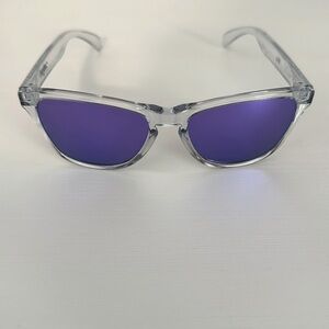 Youth size OAKLEY brand NEW sunglasses frog skin